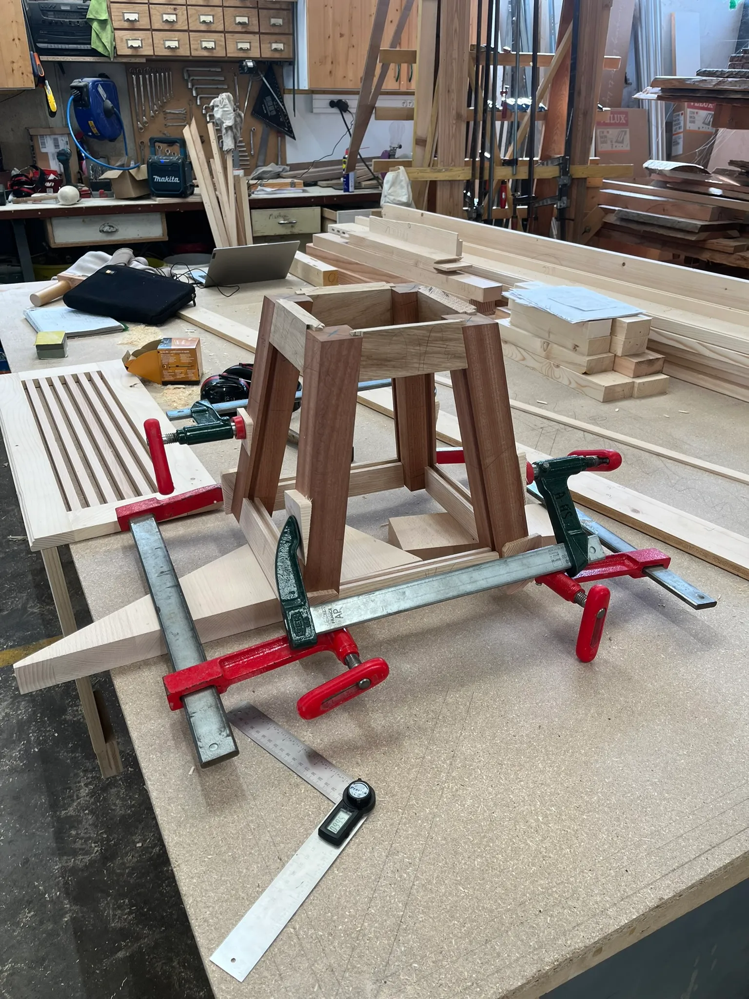 Arrêtier à chant d'équerre — 2